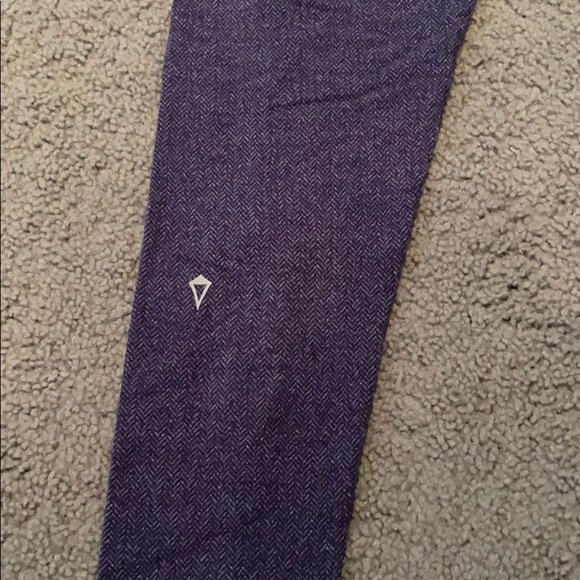 Ivivva by lululemon leggings !! - Picture 3 of 4